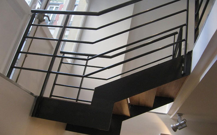 escalier en acier sur mesure